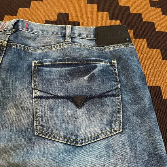 GUESS Mineral Washed Distressed Blue Denim Jeans Regular Straight Crescent Fit - Picture 11 of 12